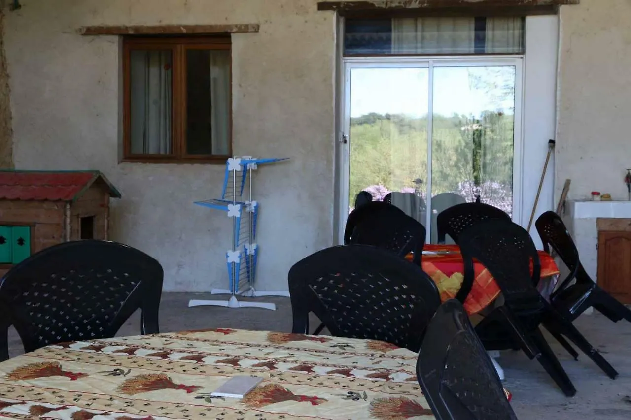 הוילה Lurs Ferme Equestre Les Coccinelles 0*,  צרפת